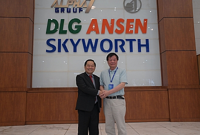 Nhà sáng lập Skyworth- ông Huang Hongsheng dẫn đầu đoàn lãnh đạo cấp cao thăm và làm việc tại Alpha Seven (DL1-HNX): Nâng tầm hợp tác chiến lược toàn diện